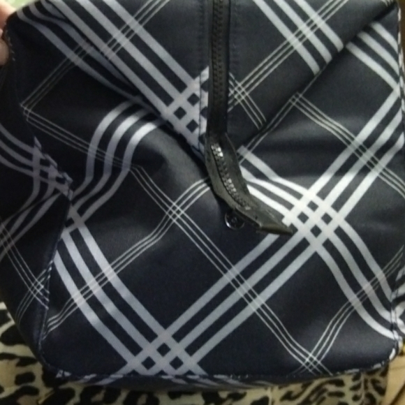NWT Summer and Rose Duffle Bag in Black Plaid - Picture 10 of 16